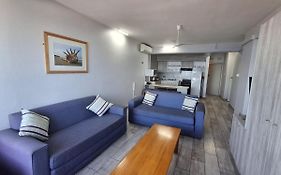 Durban Beach Front, Six Sleeper, 1 Bedroom Apartment With Sea View